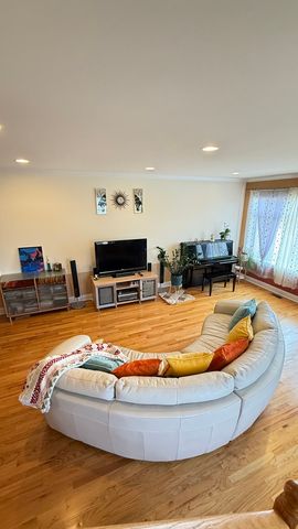 4505 S Drake Avenue, Chicago, IL 60632