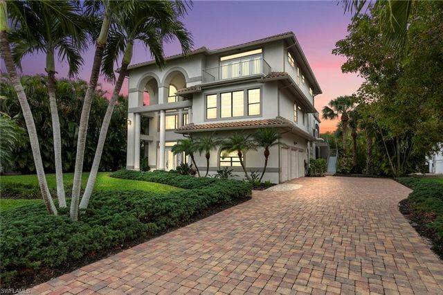 516 Spinnaker DR, Marco Island, FL 34145