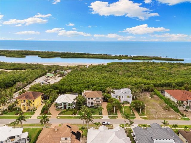 516 Spinnaker DR, Marco Island, FL 34145