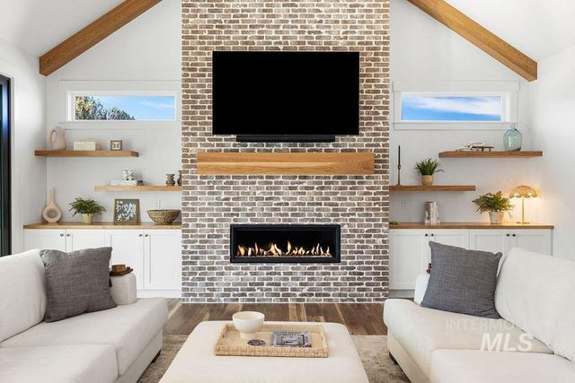 7723 W Hevelius, Eagle, ID 83616