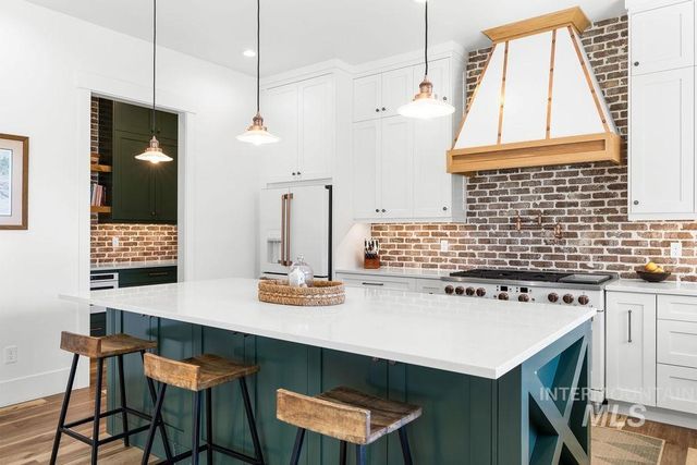 7723 W Hevelius, Eagle, ID 83616