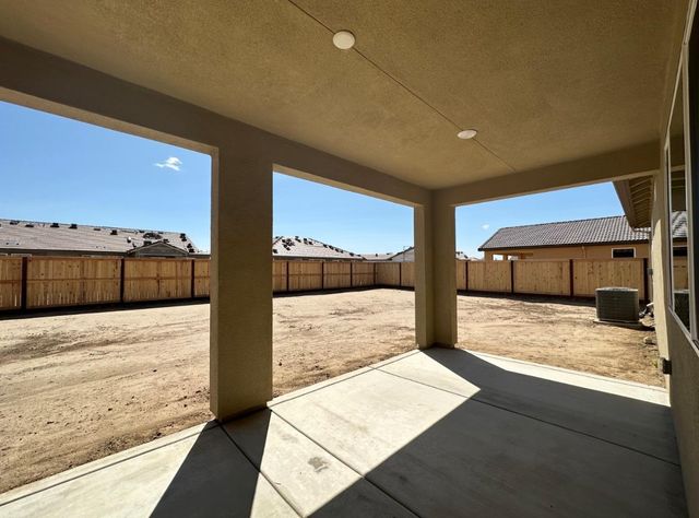 7708 Path Dr, Hughson, CA 95326