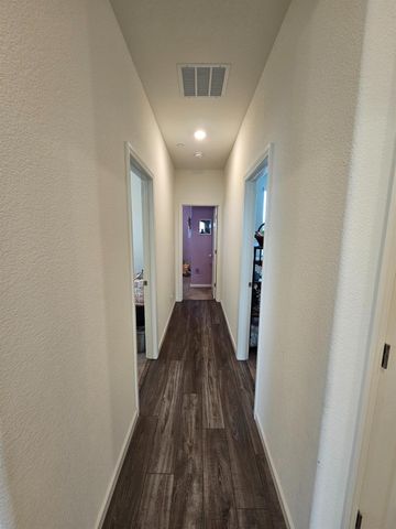 7708 Path Dr, Hughson, CA 95326