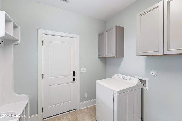 359 Hanover Lakes Drive, Wilmington, NC 28401