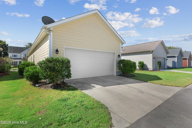 359 Hanover Lakes Drive, Wilmington, NC 28401