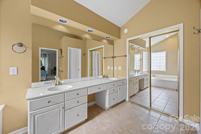 2828 Peverell Lane, Charlotte, NC 28270