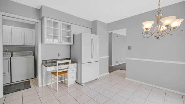 411 W Deerpath Drive W, Schererville, IN 46375