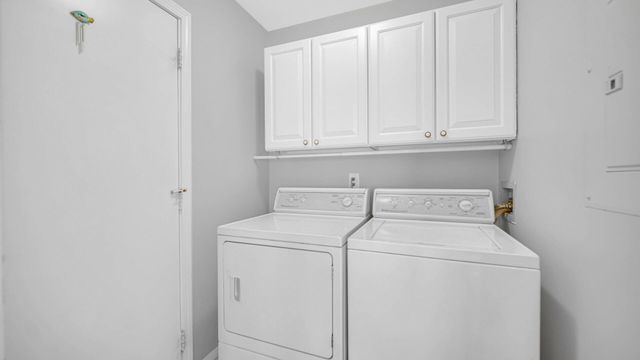 411 W Deerpath Drive W, Schererville, IN 46375