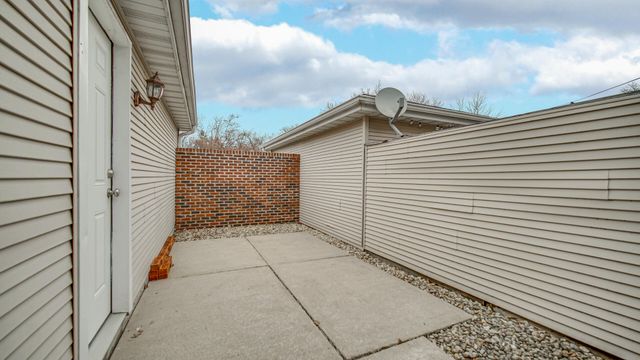 411 W Deerpath Drive W, Schererville, IN 46375