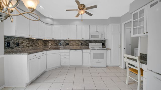 411 W Deerpath Drive W, Schererville, IN 46375