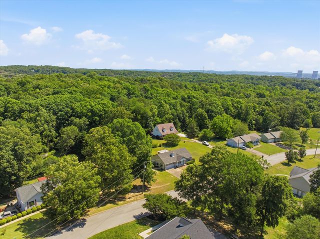 2244 N Fork Drive, Soddy Daisy, TN 37379