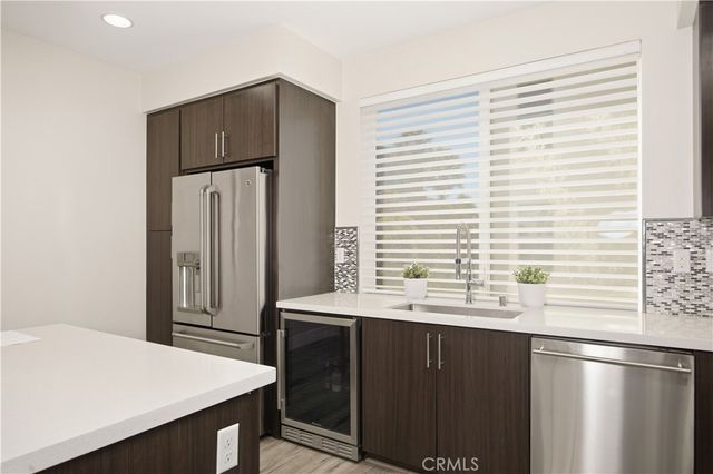 108 Rockefeller, Irvine, CA 92612