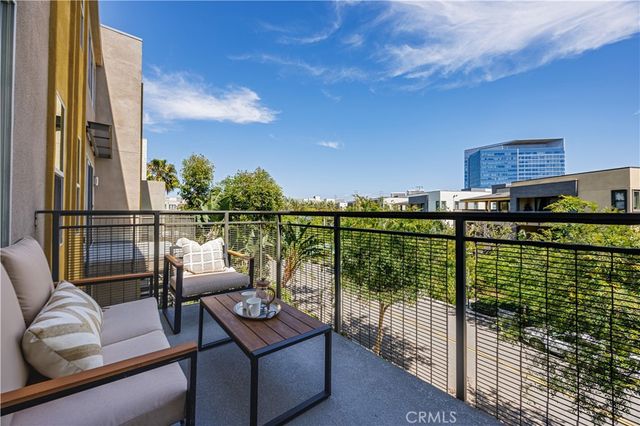 108 Rockefeller, Irvine, CA 92612