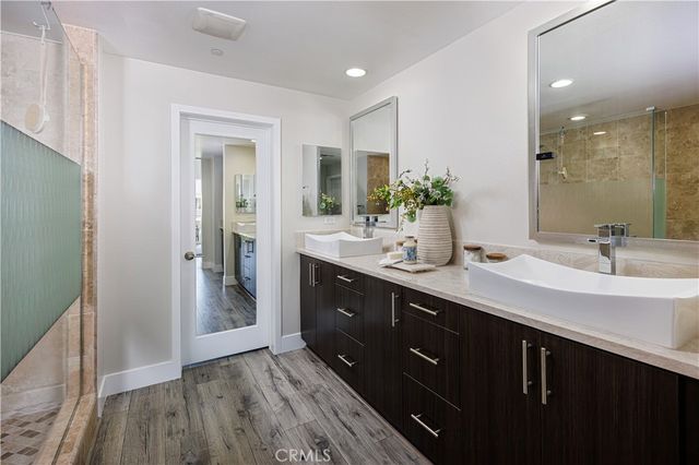 108 Rockefeller, Irvine, CA 92612