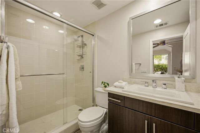 108 Rockefeller, Irvine, CA 92612