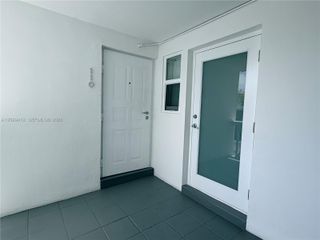 200 Galen Drive 110, Key Biscayne, FL 33149