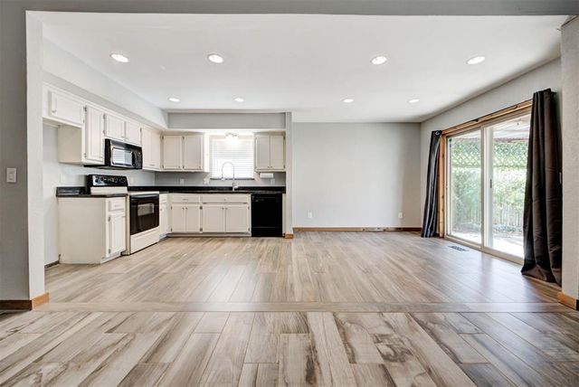 16929 Cedarwood Drive, Edmond, OK 73012