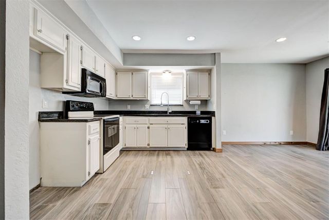 16929 Cedarwood Drive, Edmond, OK 73012