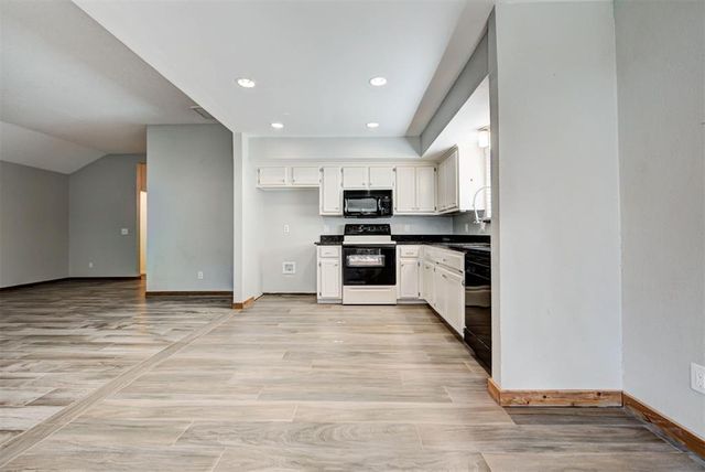 16929 Cedarwood Drive, Edmond, OK 73012