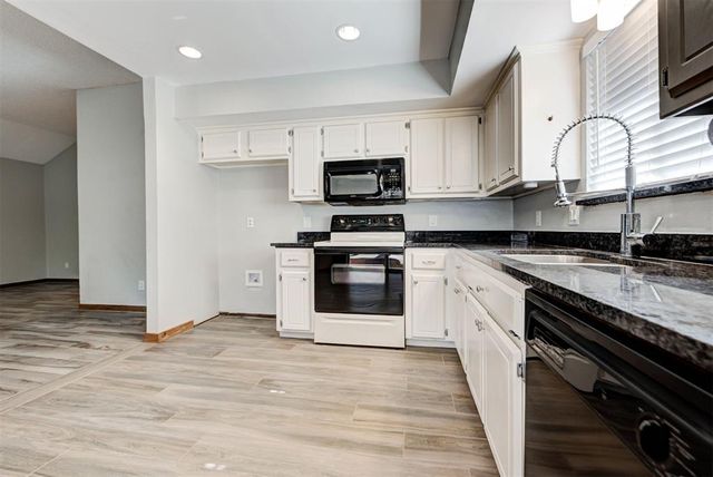 16929 Cedarwood Drive, Edmond, OK 73012