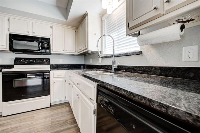 16929 Cedarwood Drive, Edmond, OK 73012