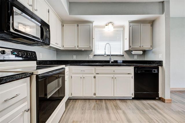 16929 Cedarwood Drive, Edmond, OK 73012