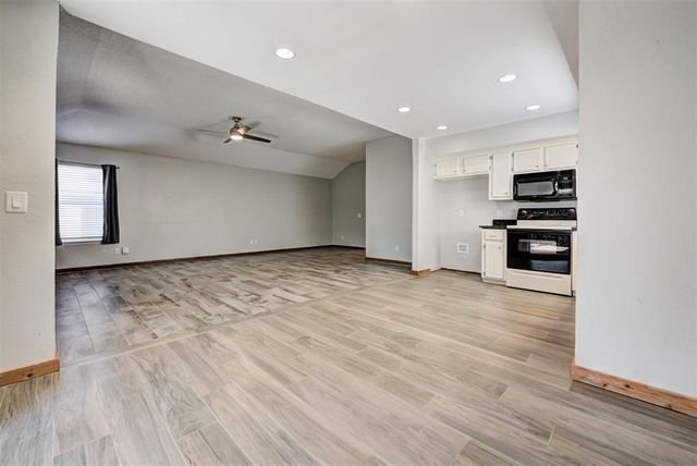 16929 Cedarwood Drive, Edmond, OK 73012