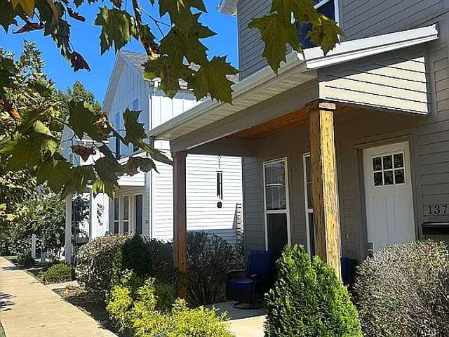 1372 S Duncan Avenue, Fayetteville, AR 72701