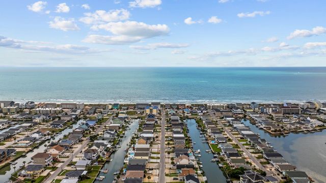 302 46th Ave. N, North Myrtle Beach, SC 29582