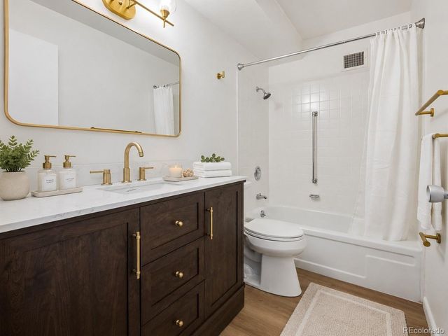 675 S Alton Way 9C, Denver, CO 80247