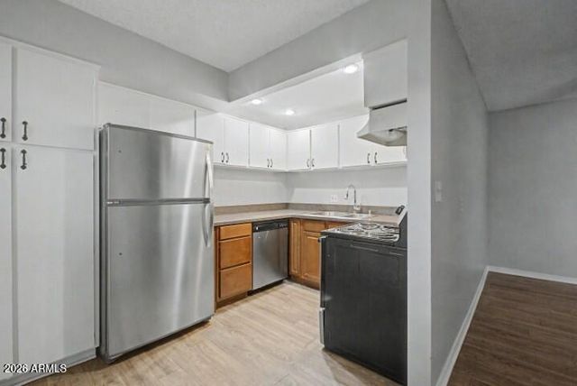 3230 E PINCHOT Avenue 32, Phoenix, AZ 85018