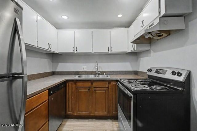 3230 E PINCHOT Avenue 32, Phoenix, AZ 85018