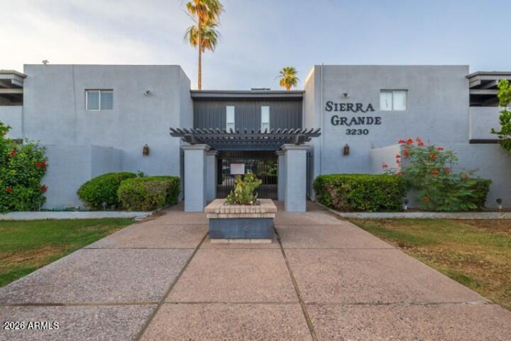 3230 E PINCHOT Avenue 32, Phoenix, AZ 85018