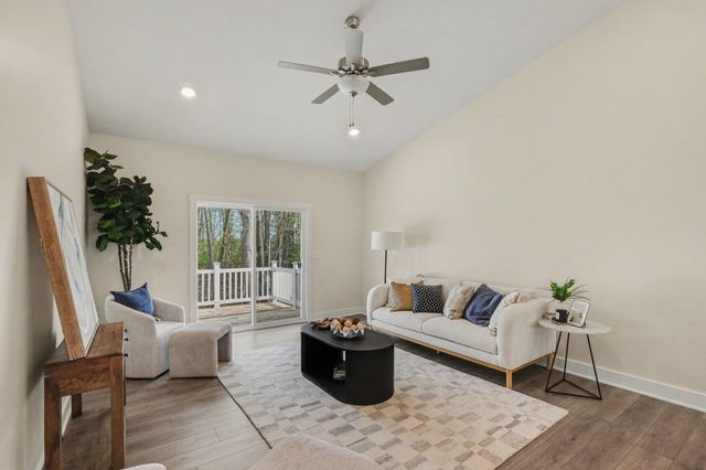 2845 W Cobblestone Court Se 19, City Of Kentwood, MI 49512