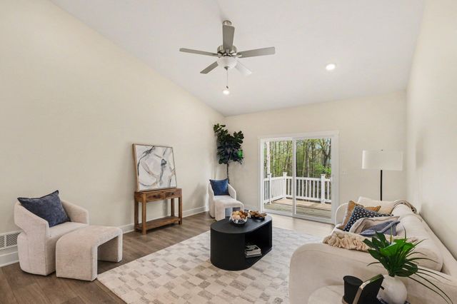 2845 W Cobblestone Court Se 19, City Of Kentwood, MI 49512
