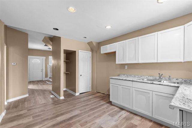 5088 Minerva Avenue, St Louis, MO 63113