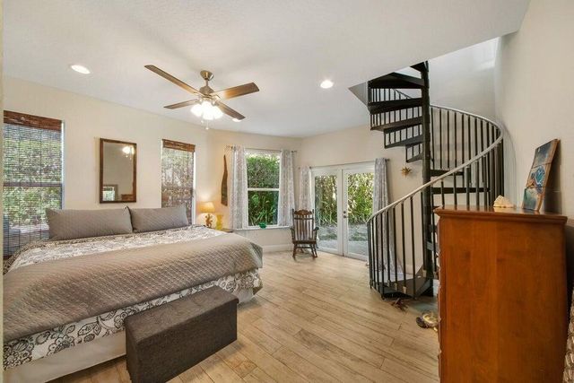 2220 W Pineridge Court, Delray Beach, FL 33444