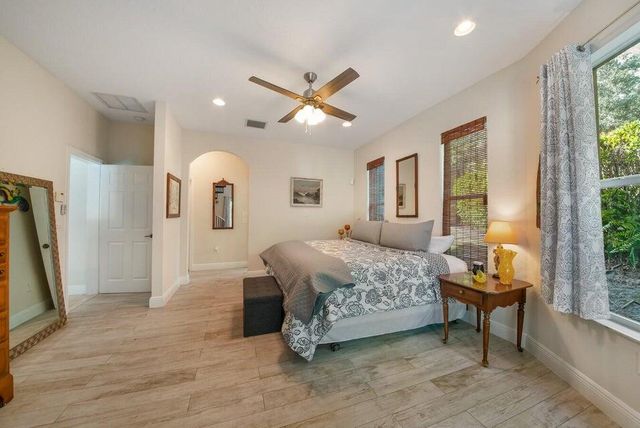 2220 W Pineridge Court, Delray Beach, FL 33444