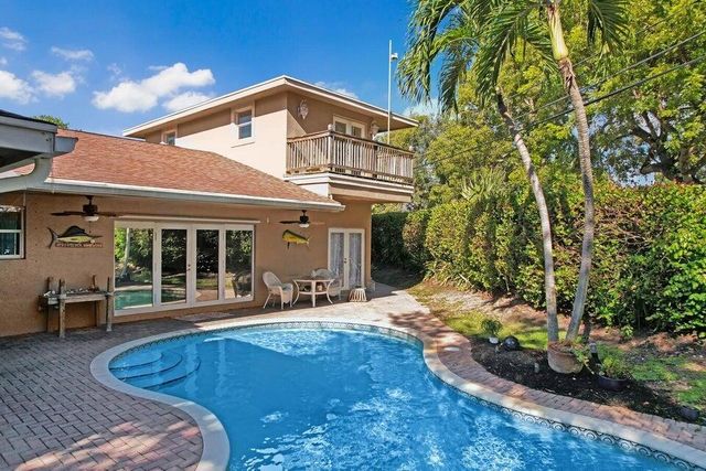 2220 W Pineridge Court, Delray Beach, FL 33444