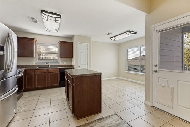 192 Buffalo Ridge Drive, Newark, TX 76071