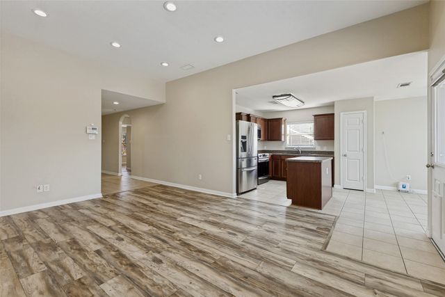 192 Buffalo Ridge Drive, Newark, TX 76071