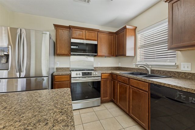 192 Buffalo Ridge Drive, Newark, TX 76071