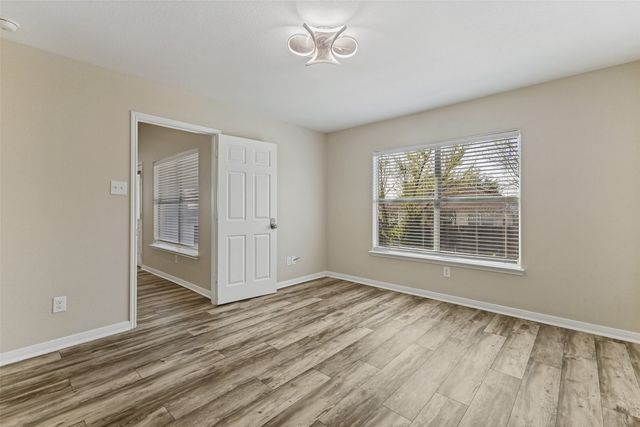 192 Buffalo Ridge Drive, Newark, TX 76071