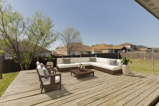 192 Buffalo Ridge Drive, Newark, TX 76071