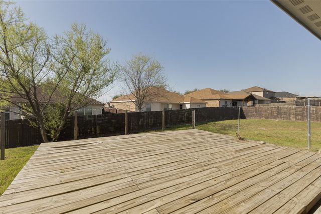 192 Buffalo Ridge Drive, Newark, TX 76071
