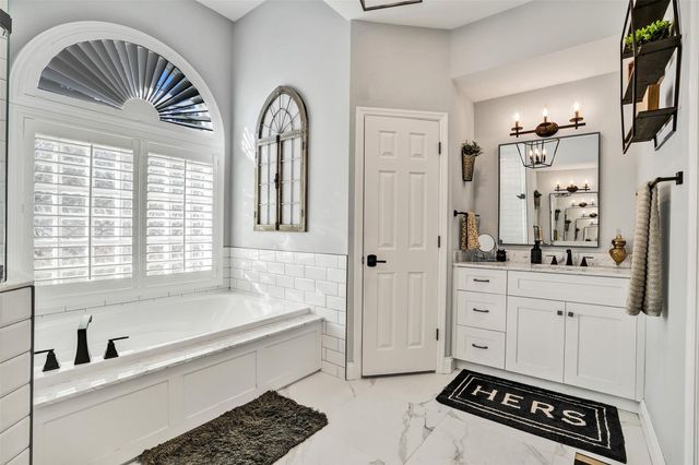 16287 Mariposa Circle, Fort Lauderdale, FL 33331