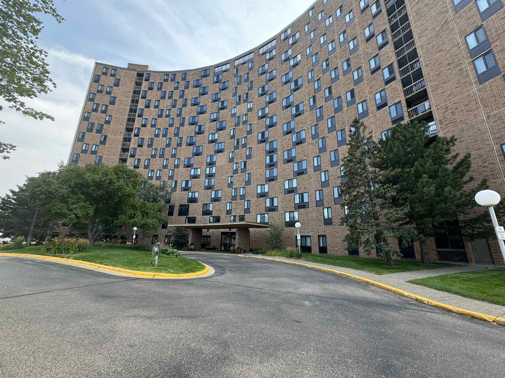 1181 Edgcumbe Road 714, Saint Paul, MN 55105