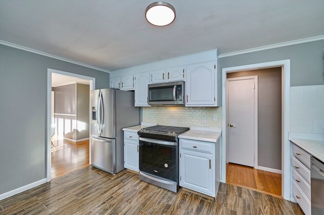 8 Waveney Rd, Framingham, MA 01701