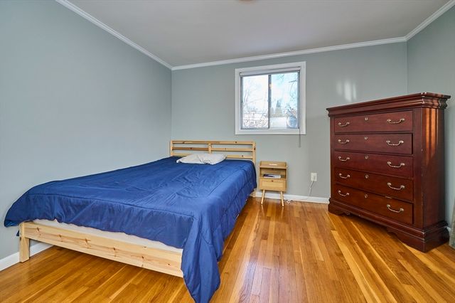 8 Waveney Rd, Framingham, MA 01701