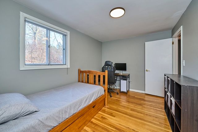 8 Waveney Rd, Framingham, MA 01701